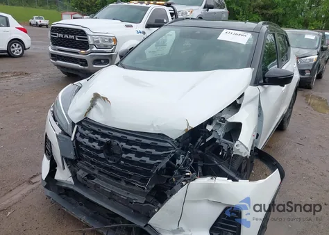 2024 Nissan Kicks Sr Xtronic Cvt z USA, uszkodzony, nr VIN 3N1CP5DV7RL489821